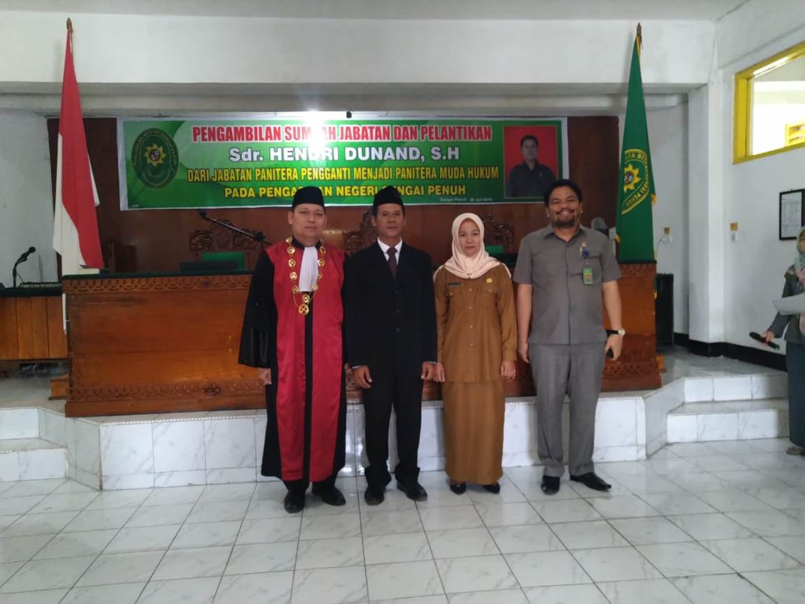 Pengambilan Sumpah Jabatan Sdr. Hendri Dunand, SH Menjadi Panmud Hukum Pengadilan Negeri Sungai Penuh